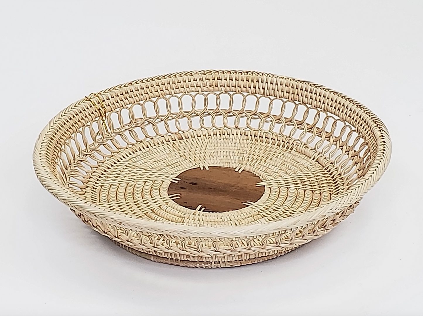 Round Rattan Pie Serving Dish w/ Palm Center
